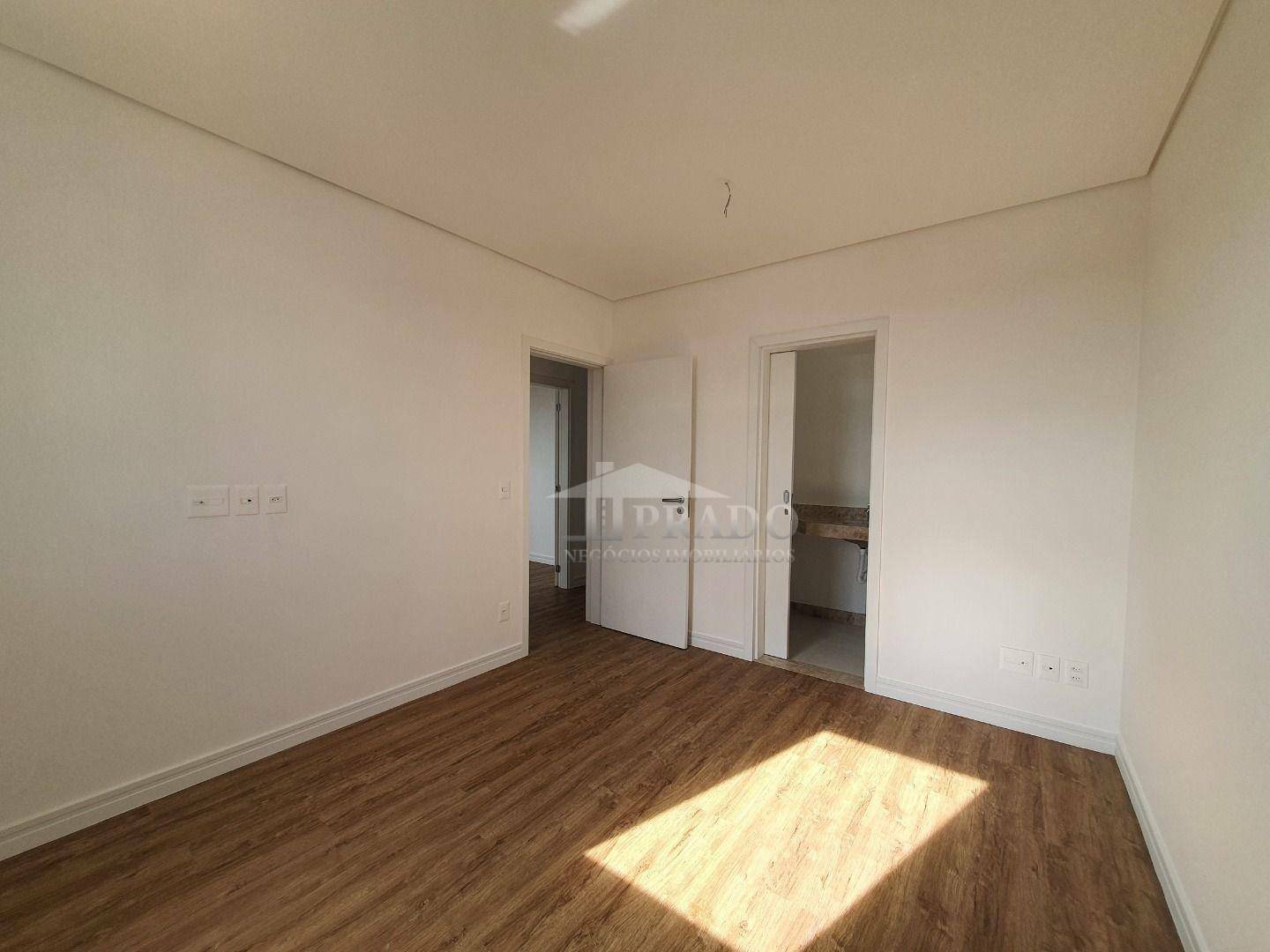 Apartamento à venda com 3 quartos, 128m² - Foto 32