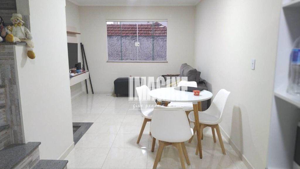 Sobrado à venda com 2 quartos, 75m² - Foto 1