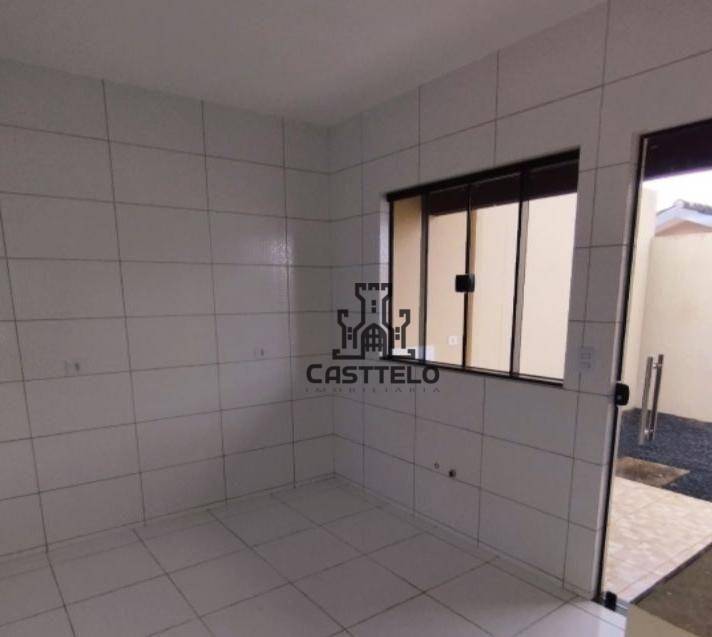 Casa à venda com 2 quartos, 69m² - Foto 5