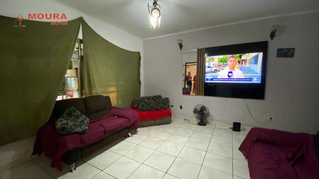 Sobrado à venda com 2 quartos, 200m² - Foto 2