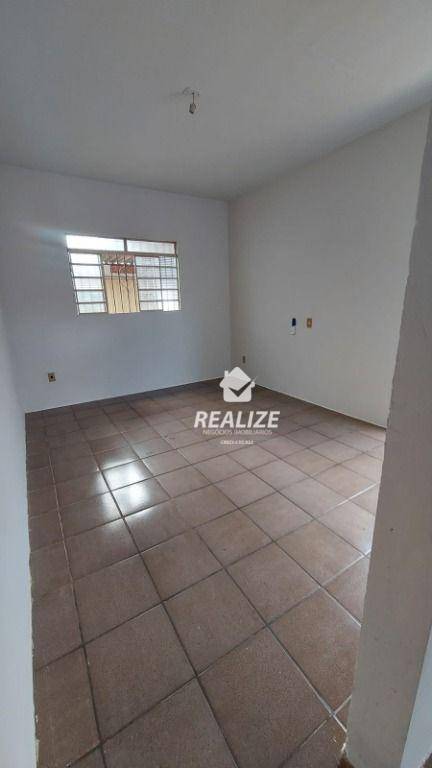Casa à venda com 2 quartos, 95m² - Foto 4