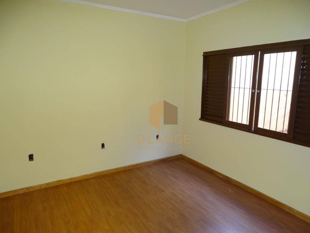 Casa à venda com 3 quartos, 237m² - Foto 16