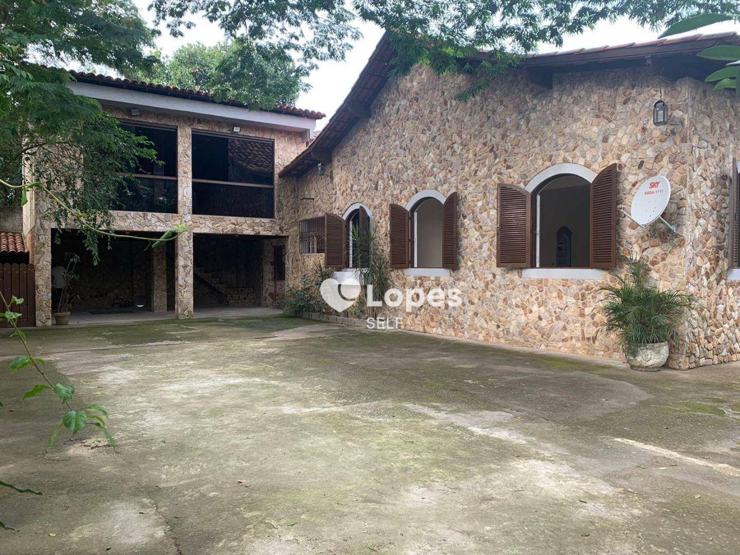 Casa à venda com 4 quartos, 214m² - Foto 4