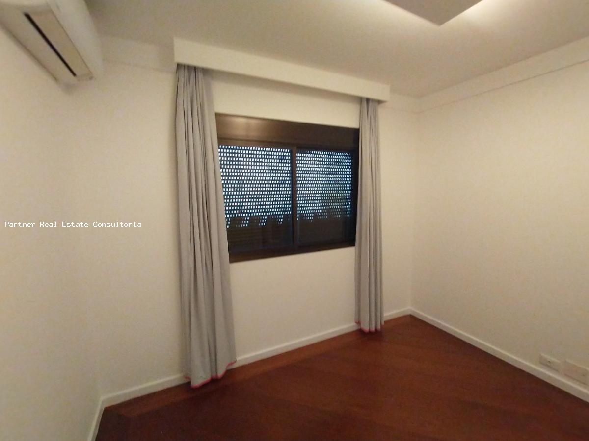 Apartamento à venda com 3 quartos, 198m² - Foto 7