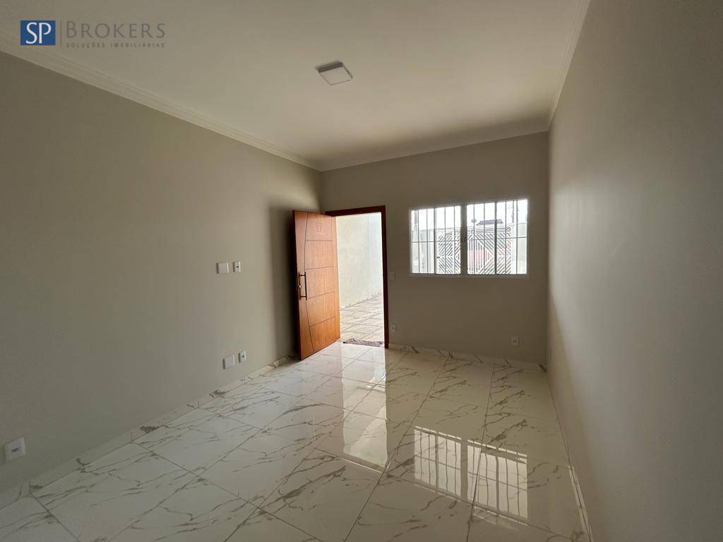 Casa à venda com 3 quartos, 123m² - Foto 1