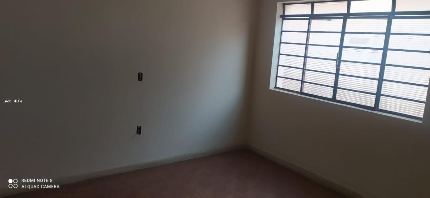 Casa à venda com 3 quartos, 190m² - Foto 8