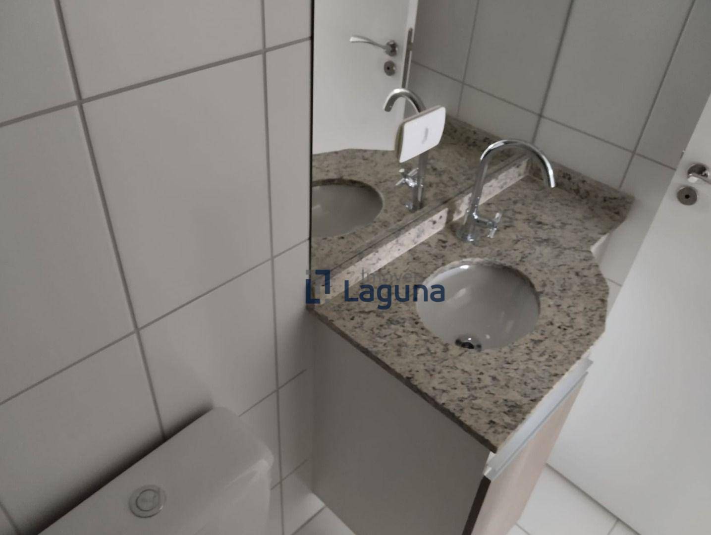 Apartamento para alugar com 2 quartos, 69m² - Foto 12