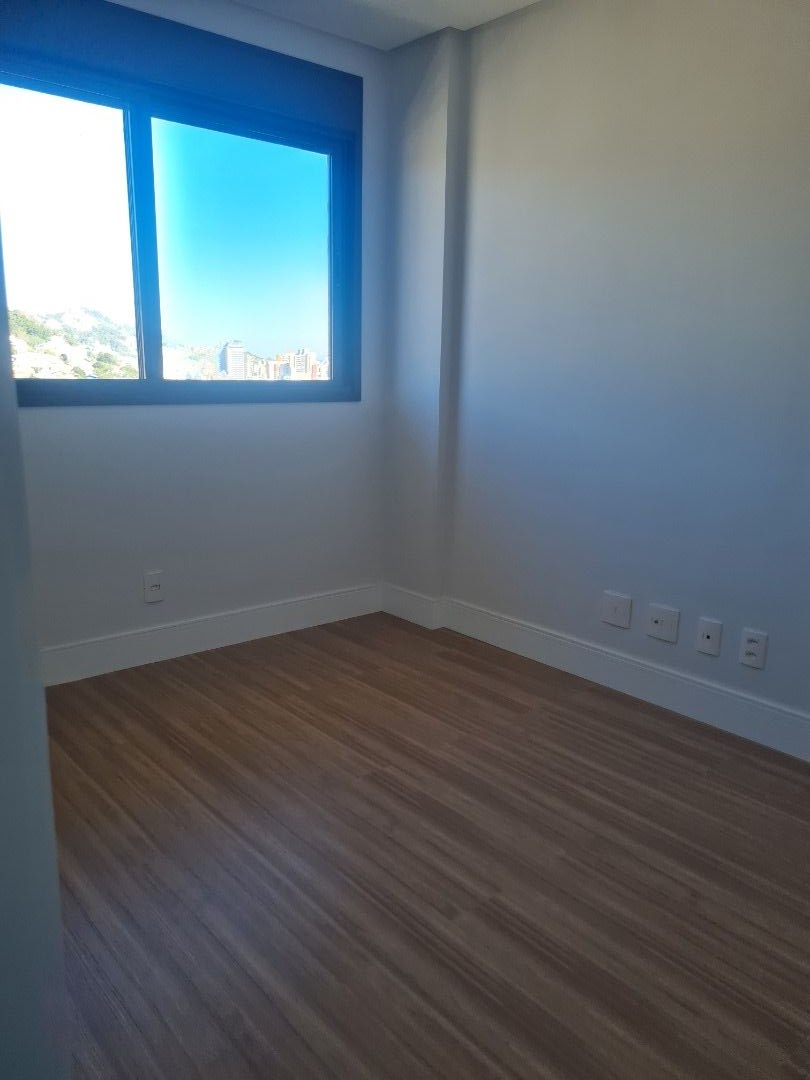 Apartamento à venda com 3 quartos, 123m² - Foto 11