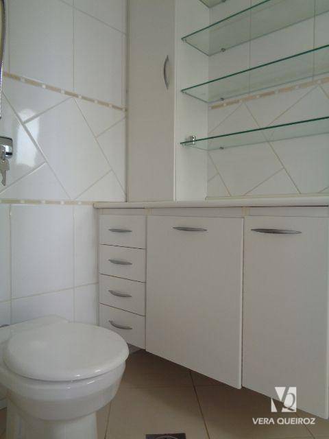 Apartamento para alugar com 1 quarto, 40m² - Foto 11