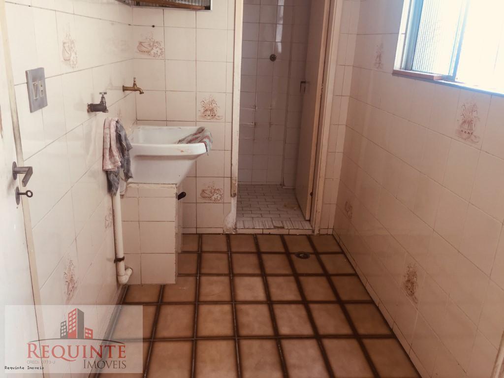 Apartamento à venda com 2 quartos, 75m² - Foto 18