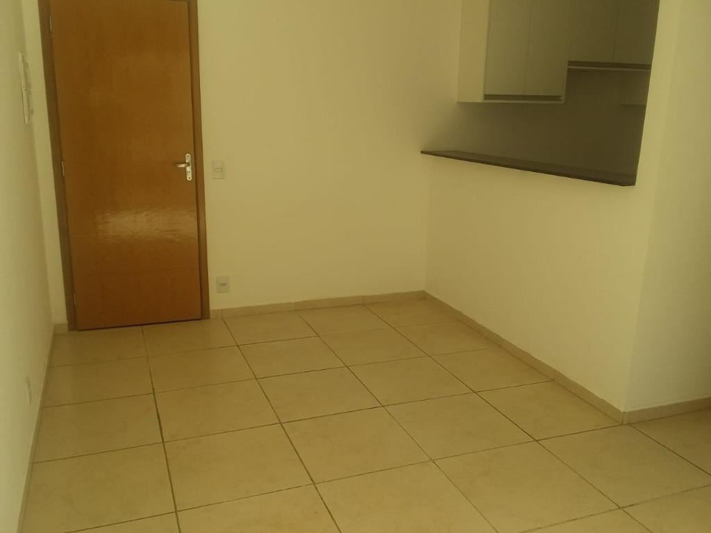 Apartamento para alugar com 2 quartos, 68m² - Foto 3