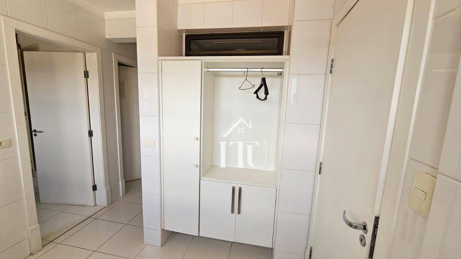 Apartamento para alugar com 3 quartos, 217m² - Foto 7