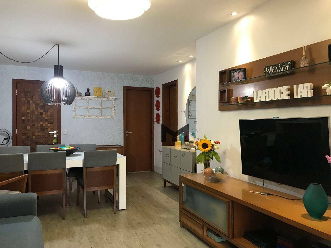 Apartamento à venda com 3 quartos, 95m² - Foto 1