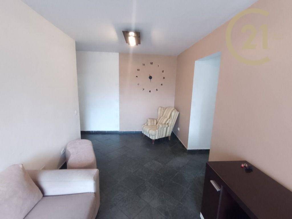 Apartamento para alugar com 3 quartos, 80m² - Foto 3