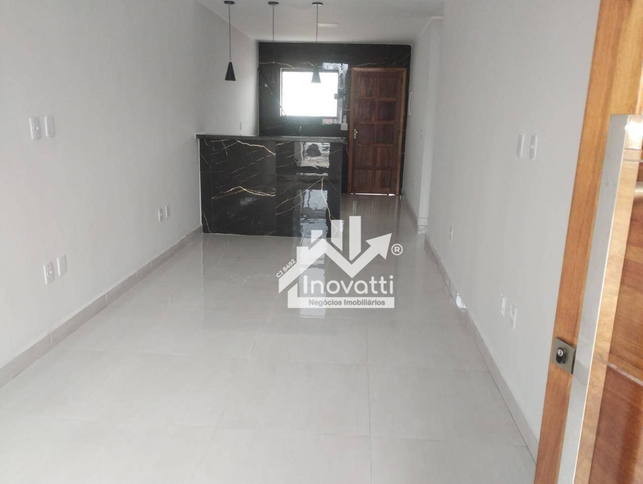 Casa à venda com 2 quartos, 86m² - Foto 2