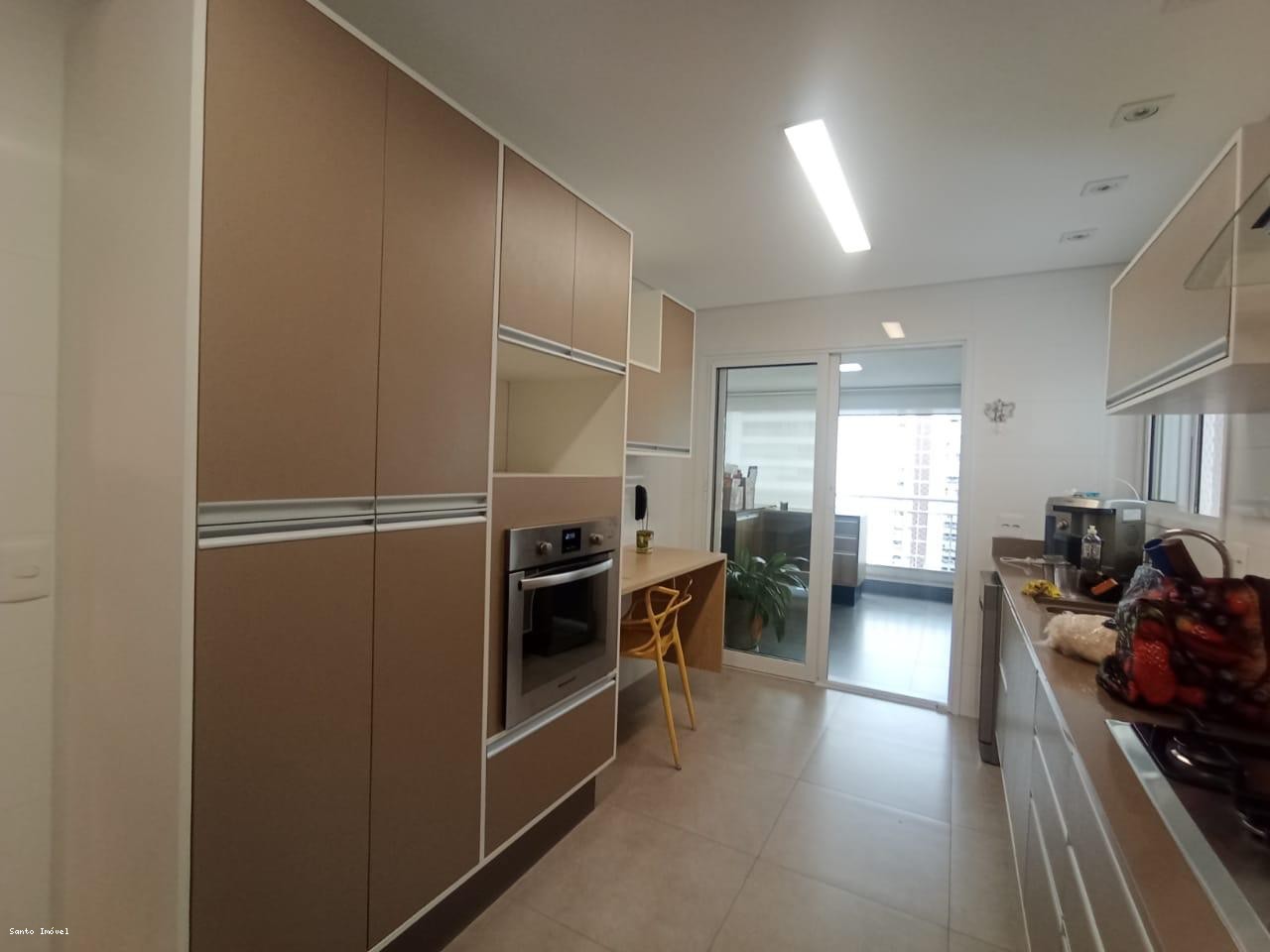 Apartamento para alugar com 3 quartos, 198m² - Foto 11