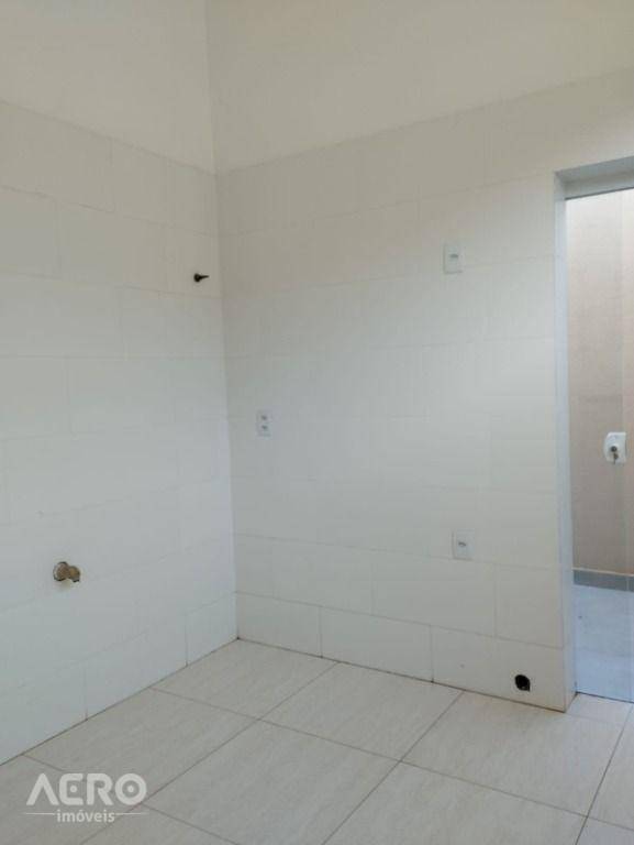 Casa à venda com 2 quartos, 90m² - Foto 13