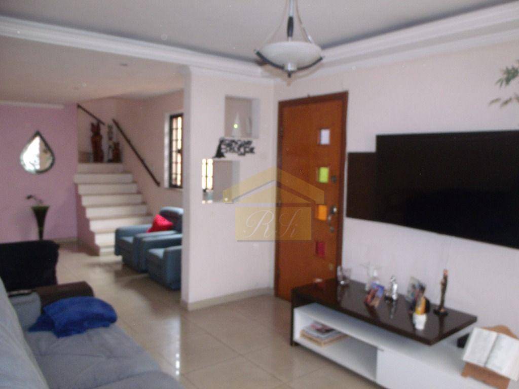 Sobrado à venda com 3 quartos, 238m² - Foto 1