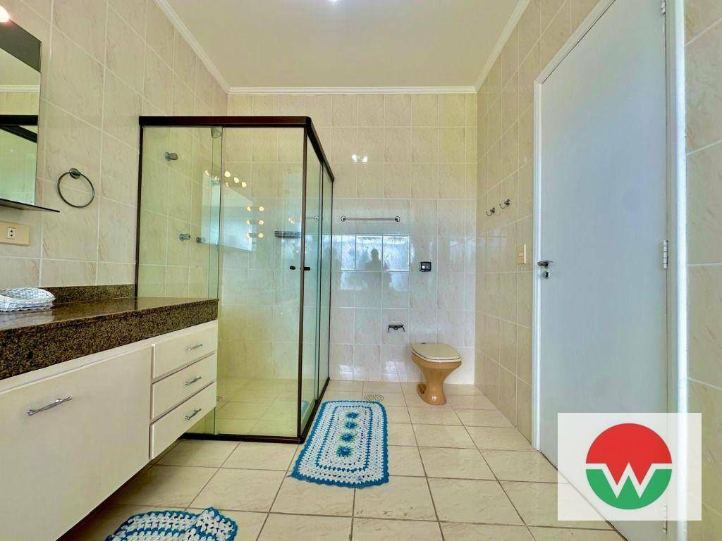 Casa de Condomínio para alugar com 4 quartos, 600m² - Foto 37