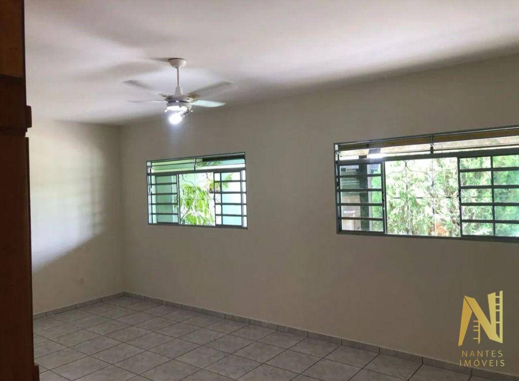 Casa à venda com 4 quartos, 180m² - Foto 8