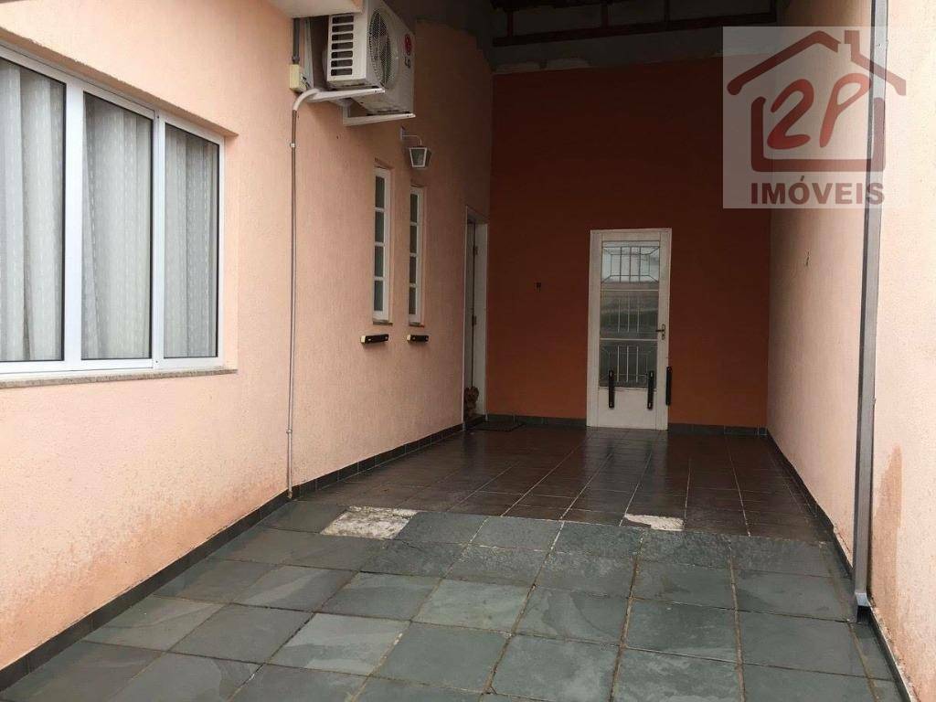 Casa à venda com 3 quartos, 200m² - Foto 6