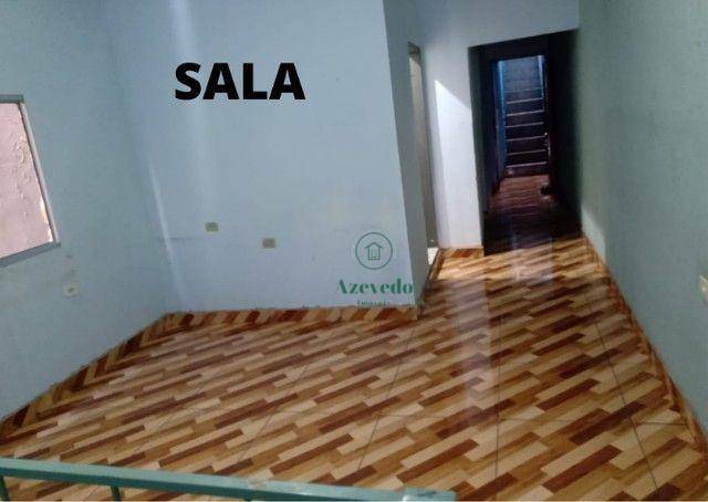 Casa à venda com 8 quartos, 200m² - Foto 1