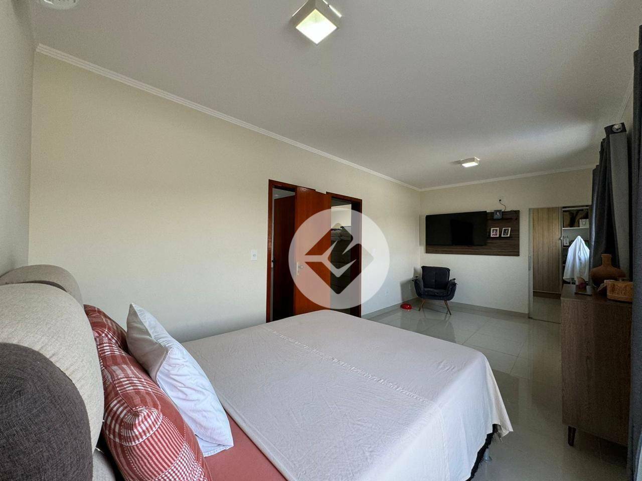 Casa à venda e aluguel com 3 quartos, 390m² - Foto 8