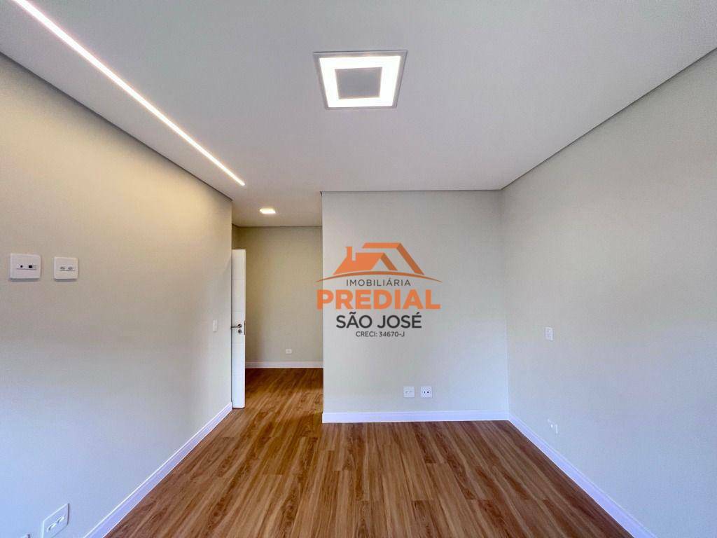 Casa de Condomínio à venda com 4 quartos, 400m² - Foto 30