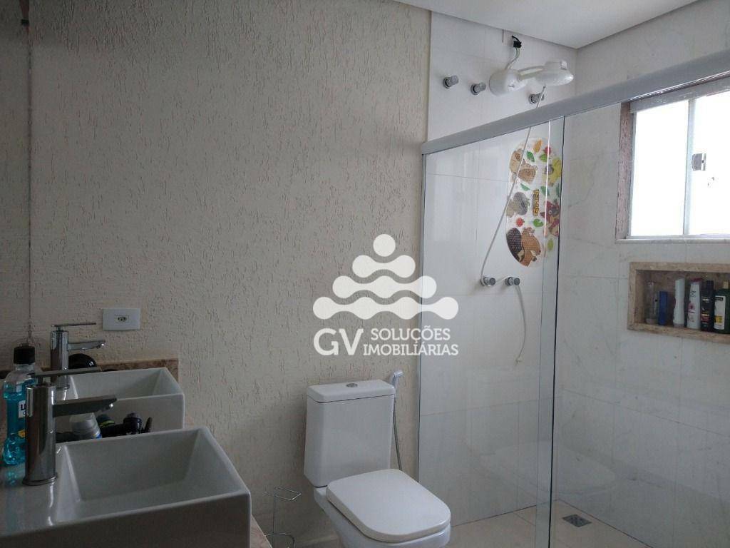 Casa de Condomínio para alugar com 3 quartos, 200m² - Foto 17