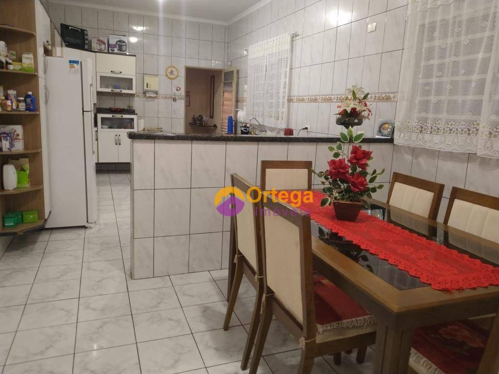 Sobrado à venda com 2 quartos, 228M2 - Foto 8