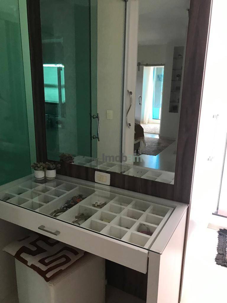 Sobrado à venda com 4 quartos, 302m² - Foto 31