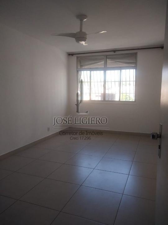 Apartamento à venda com 2 quartos, 75m² - Foto 10