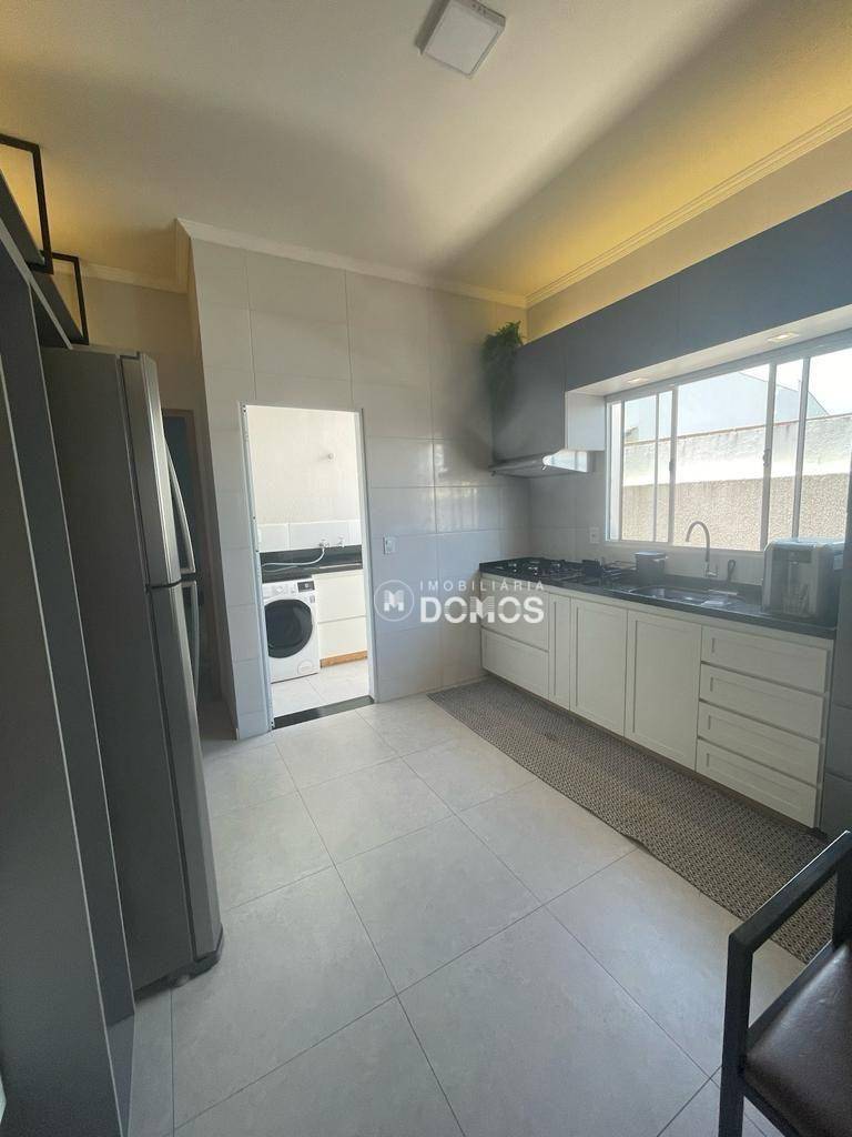 Casa à venda com 2 quartos, 60m² - Foto 18