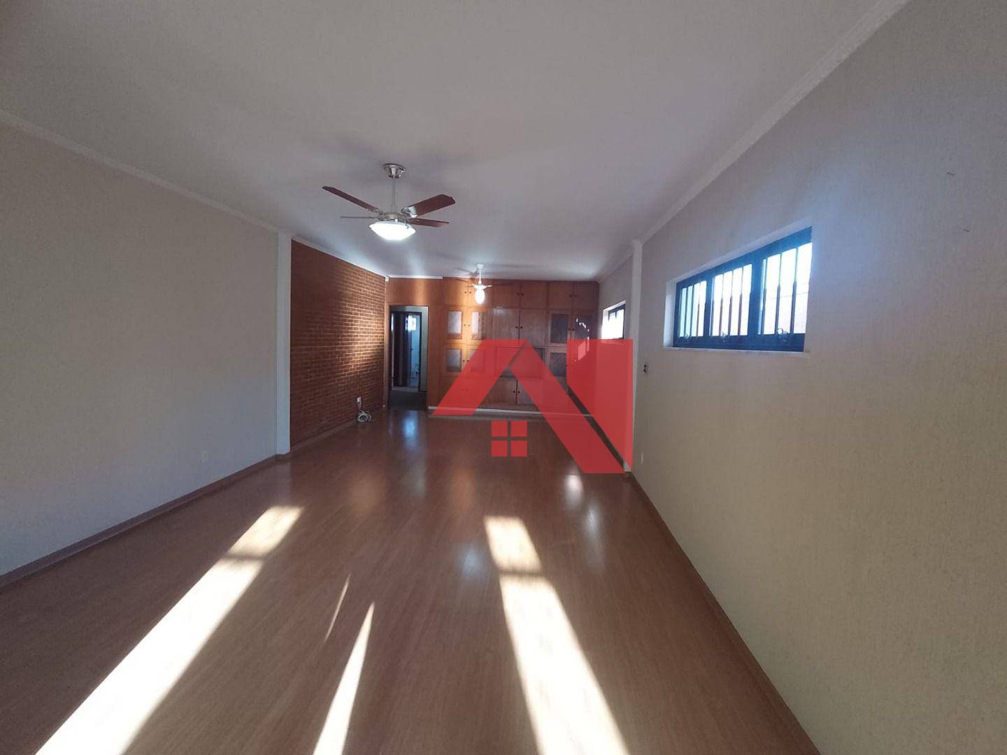 Casa à venda com 3 quartos, 251m² - Foto 6