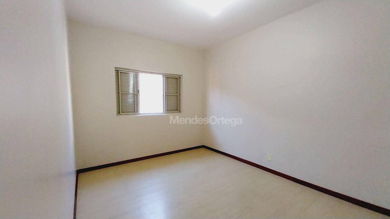 Casa para alugar com 3 quartos, 142m² - Foto 15