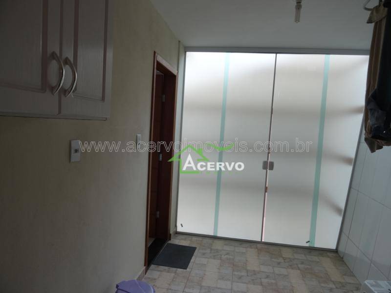 Casa à venda com 4 quartos, 103m² - Foto 11