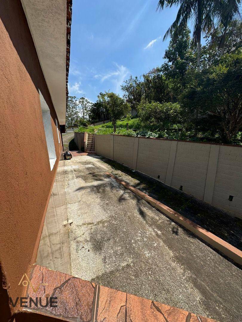 Chácara à venda com 2 quartos, 200m² - Foto 32