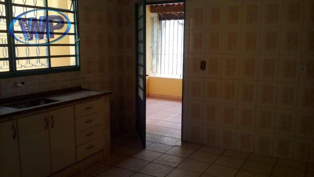 Casa à venda com 3 quartos, 139m² - Foto 3