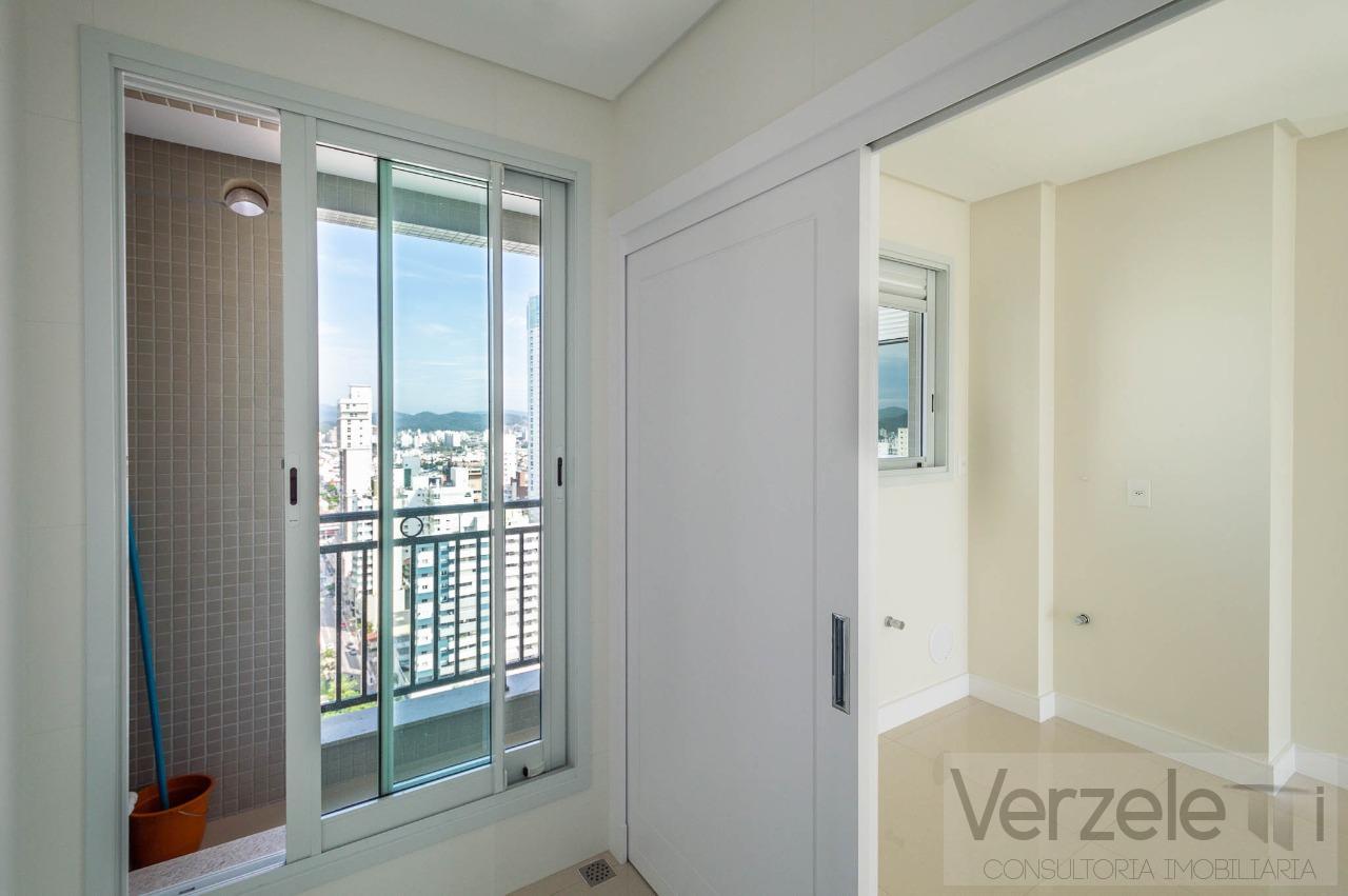 Apartamento à venda com 4 quartos, 146m² - Foto 17