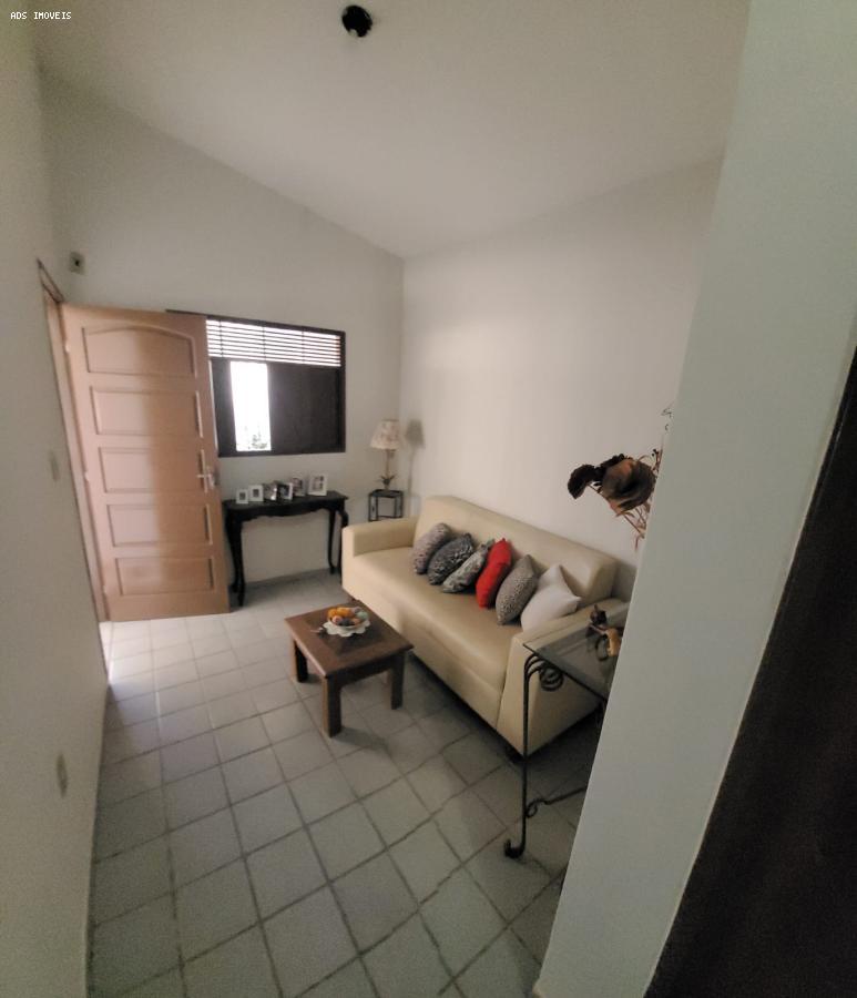 Casa à venda com 2 quartos, 200m² - Foto 3