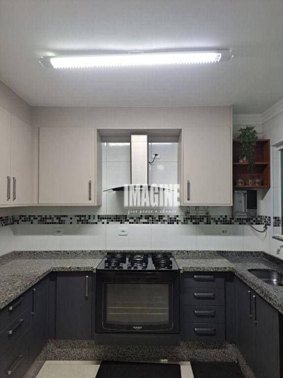 Sobrado à venda com 2 quartos, 60m² - Foto 1