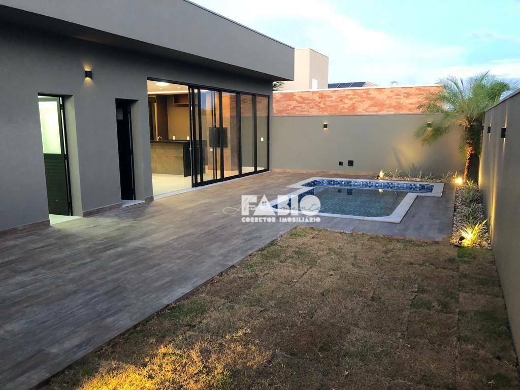 Casa de Condomínio à venda com 3 quartos, 248m² - Foto 2