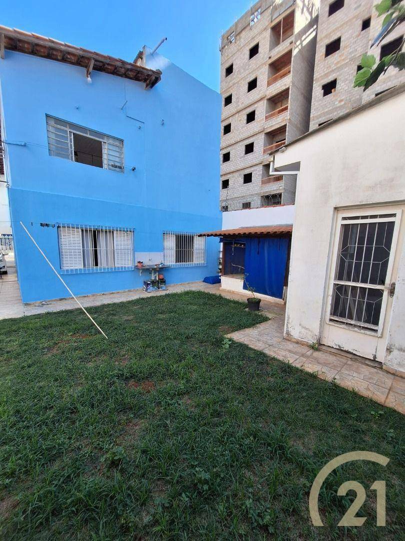 Casa à venda com 3 quartos, 304m² - Foto 17