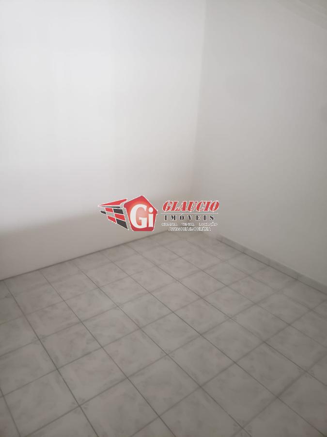 Casa à venda com 2 quartos, 125m² - Foto 3