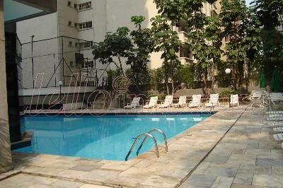 Apartamento para alugar com 4 quartos, 150m² - Foto 11