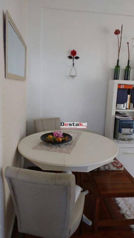 Apartamento à venda com 2 quartos, 56m² - Foto 9