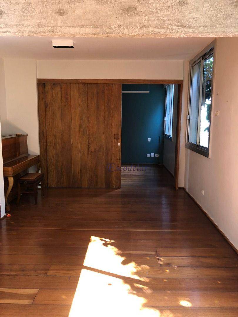 Apartamento para alugar com 2 quartos, 138m² - Foto 5