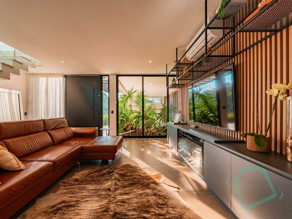 Casa de Condomínio à venda e aluguel com 3 quartos, 380m² - Foto 12