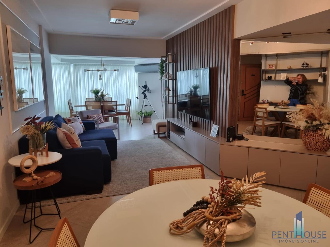 Apartamento à venda com 3 quartos, 210m² - Foto 3