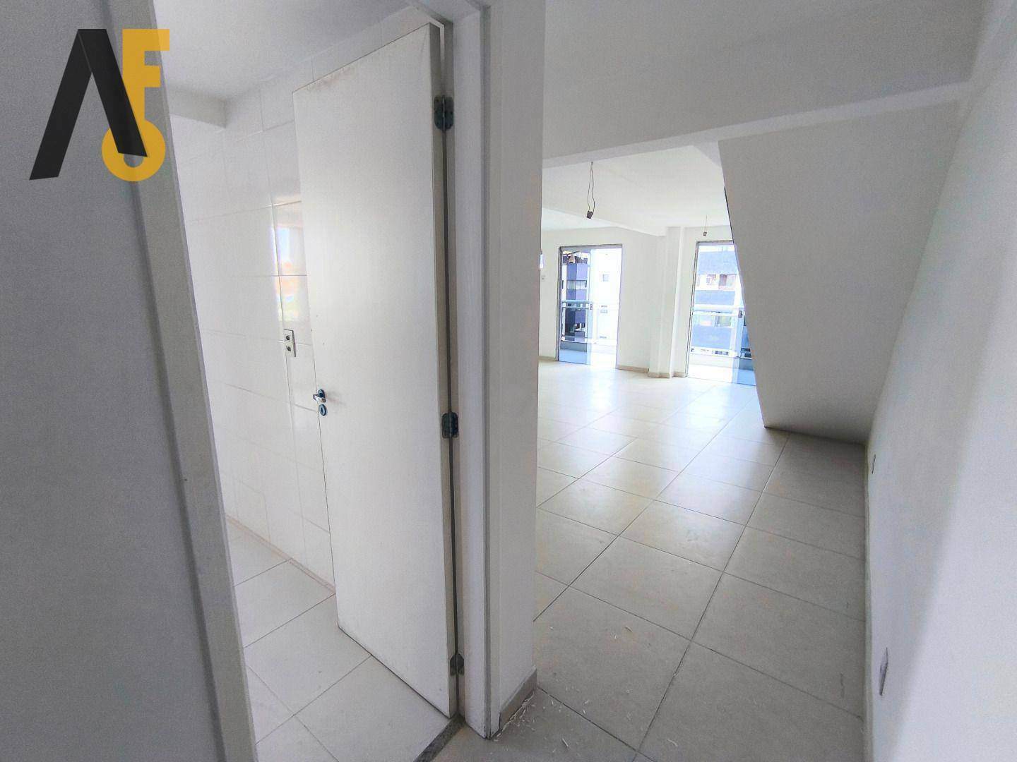 Cobertura à venda com 4 quartos, 178m² - Foto 3